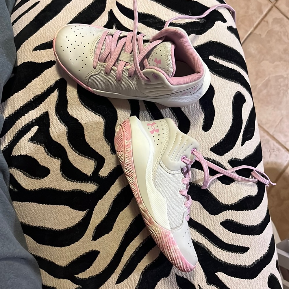 Under armor basketball shoes size 12 k